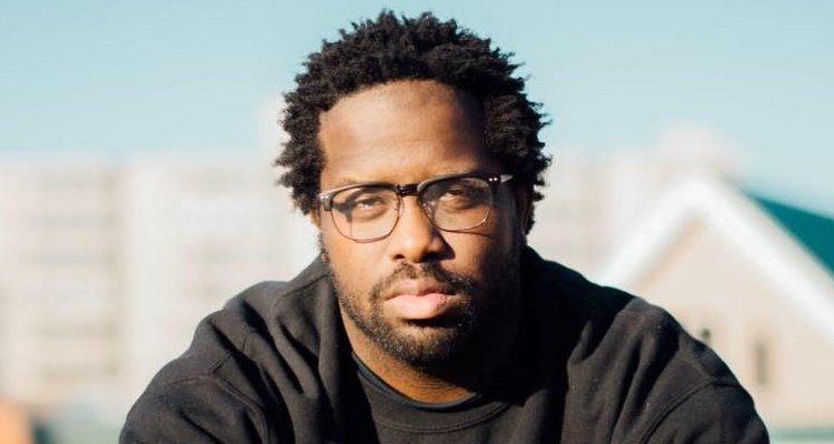 Elaquent Signs with Mello Music
