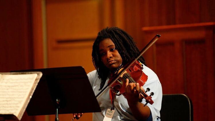 Juilliard Student Wins $10,000 Wilshire Quinn Musical Arts Scholarship