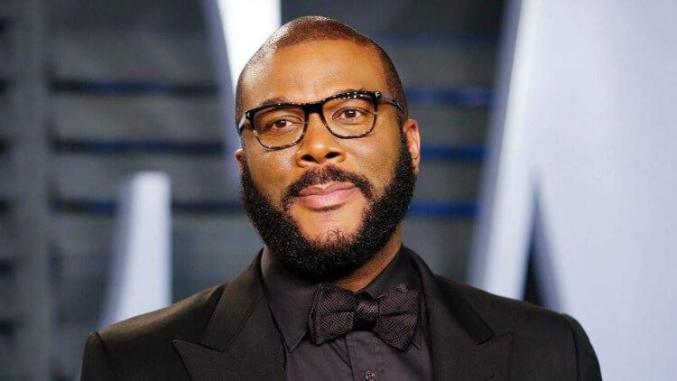 Tyler Perry Is 'The People's Champion of 2020' For the 'E! People's Choice Awards'