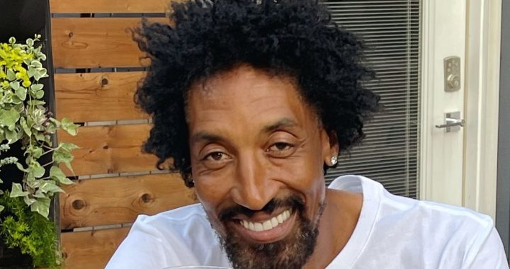 Former Chicago Bulls' Scottie Pippen Accuses Phil Jackson of Insulting Him With 'A Racial Move'