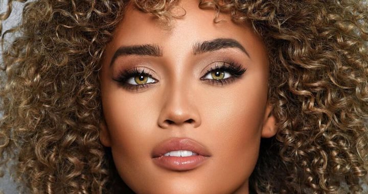 Miss Kentucky Elle Smith Crowned Miss USA 2021