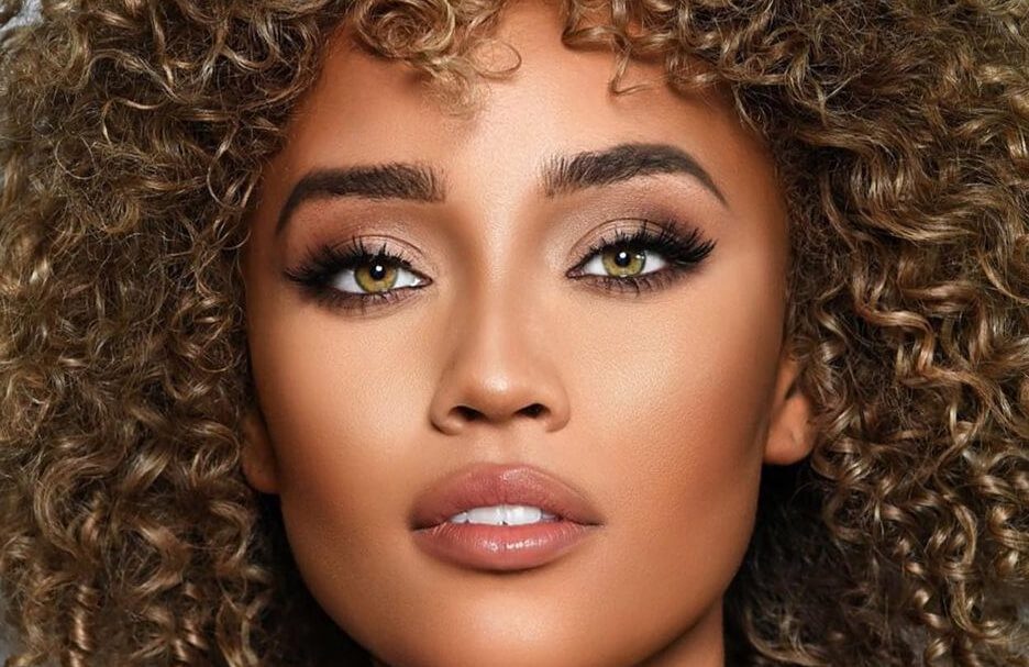 Miss Kentucky Elle Smith Crowned Miss USA 2021