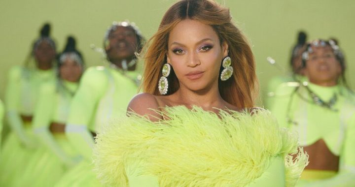 Twitter Does Not Forget That Beyoncé Performed on a Compton Tennis Court to Open the Oscars