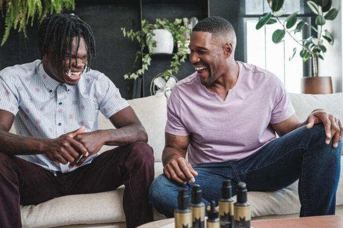 Travis Hunter Signs NIL Deal With Michael Strahan Brand