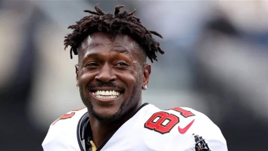 Antonio Brown Exposes Genitals to Woman in Swimming Pool