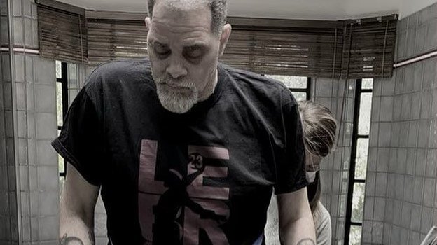 After Suffering Stroke 2 Years Ago, Sinbad Learning to Walk Again on Road to Recovery