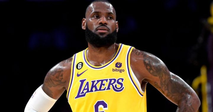 LeBron James Questions Why he Wasn't Asked About Jerry Jones' 1957 Photo Showing him Protesting Black Children Attending High School