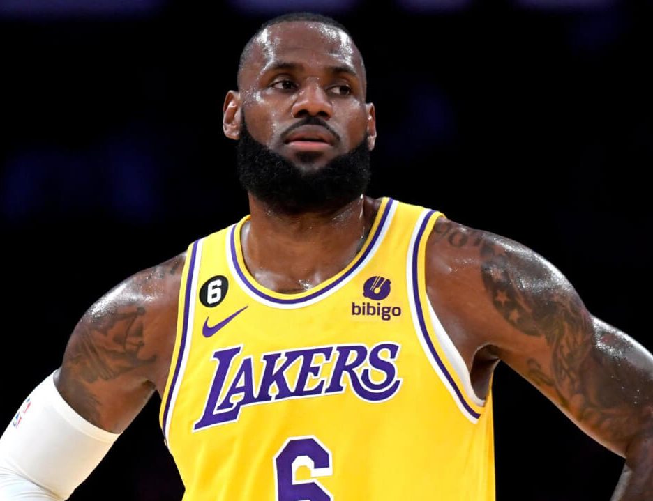 LeBron James Questions Why he Wasn't Asked About Jerry Jones' 1957 Photo Showing him Protesting Black Children Attending High School