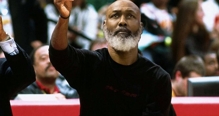 Karl Malone Responds By Not Addressing his Past Relationship with 13-Year-Old Girl Who Bore his Child