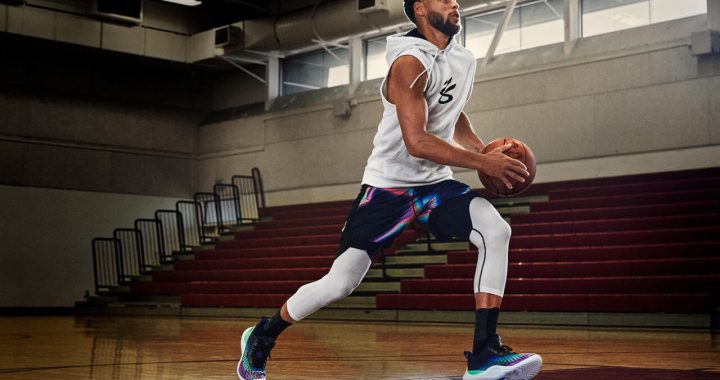Stephen Curry Extends Agreement With Under Armour