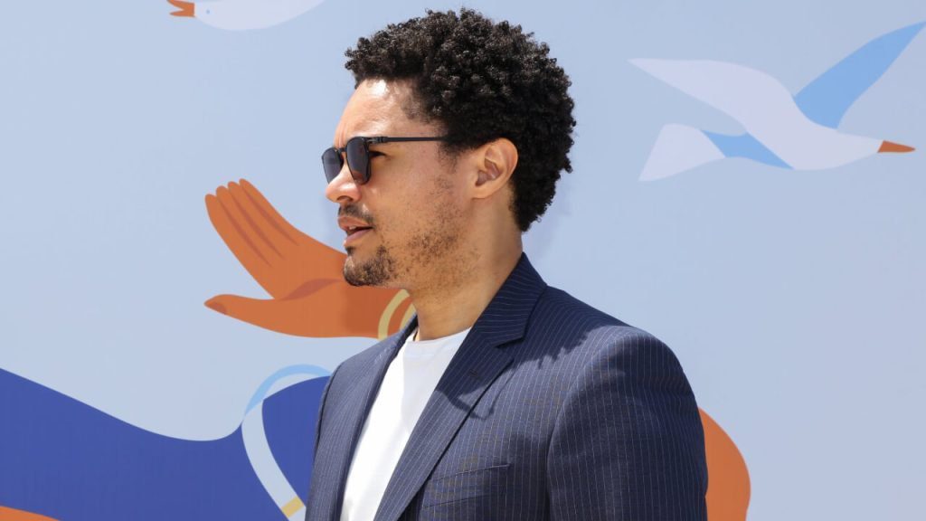 Trevor Noah Signs Deal With Spotify for Weekly Podcast Series