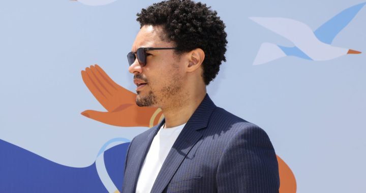Trevor Noah Signs Deal With Spotify for Weekly Podcast Series