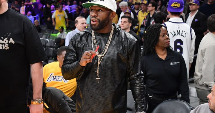 Floyd Mayweather Receives WBC Juneteenth ‘Freedom Belt’