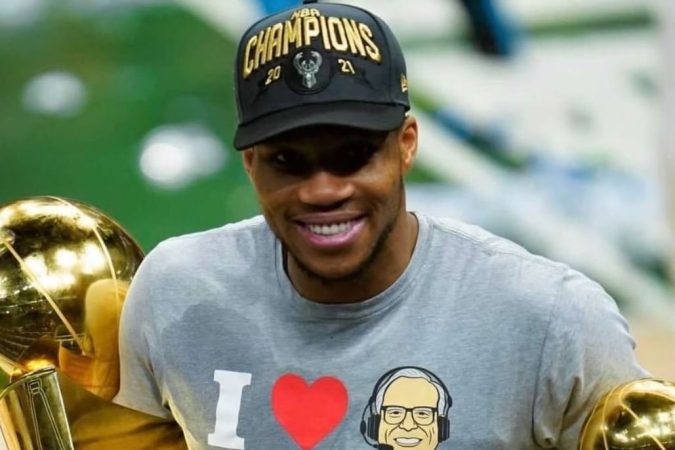 Giannis Antetokounmpo Signs 3 Year, $186M Extension With Milwaukee Bucks