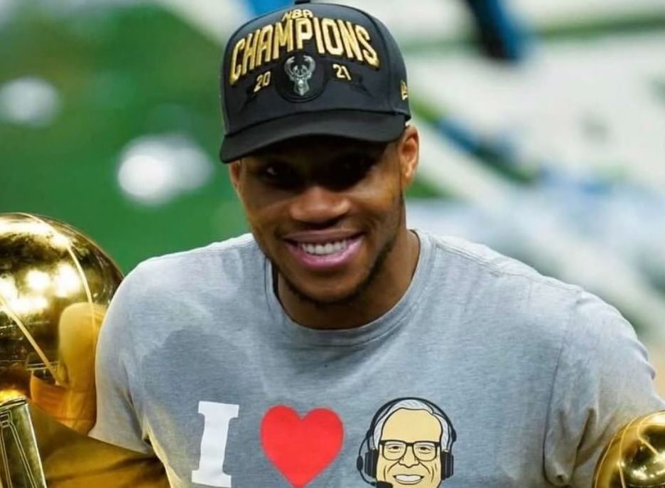 Giannis Antetokounmpo Signs 3 Year, $186M Extension With Milwaukee Bucks