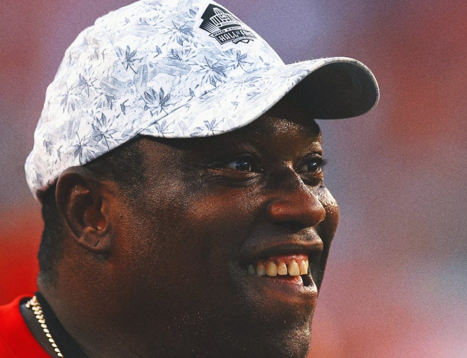 NFL Hall Of Famer Warren Sapp Will Join Deion Sanders' Coaching Staff