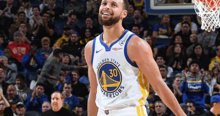 Stephen Curry Makes NBA History Once Again
