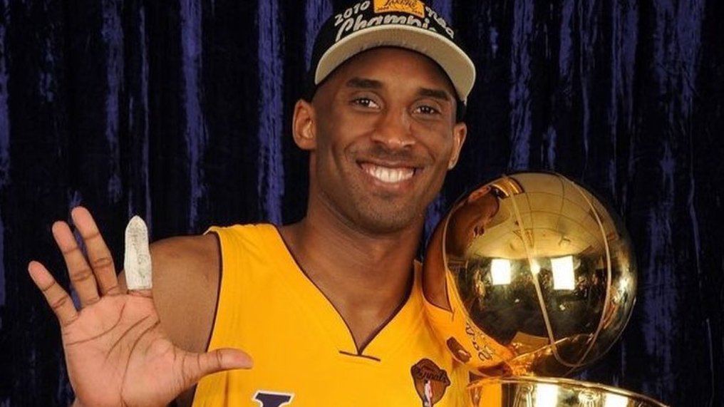 Kobe Bryant's 2000 NBA Championship Ring Sold For $927K At Recent Auction