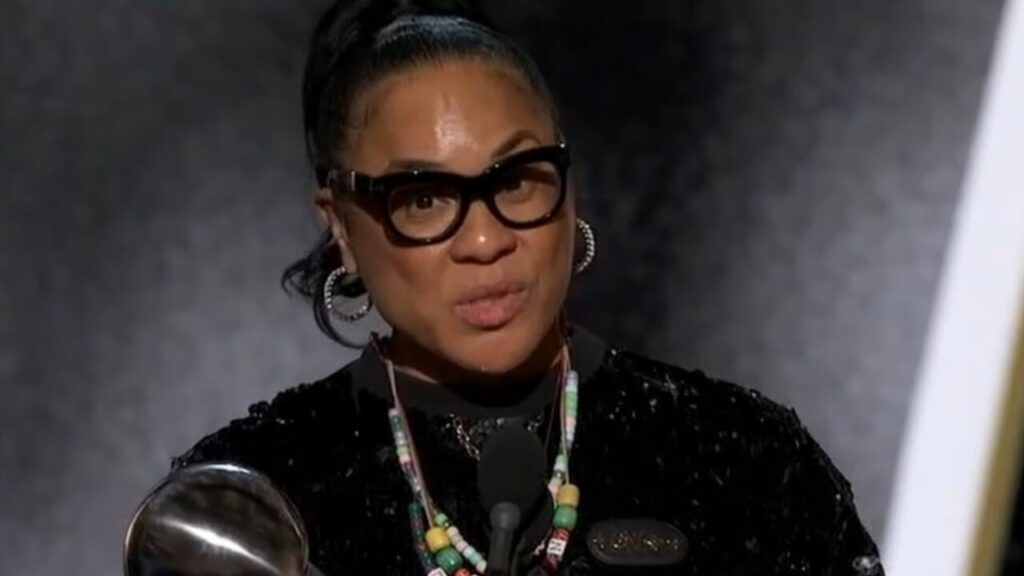 Dawn Staley References Pay Disparity At ESPY Awards