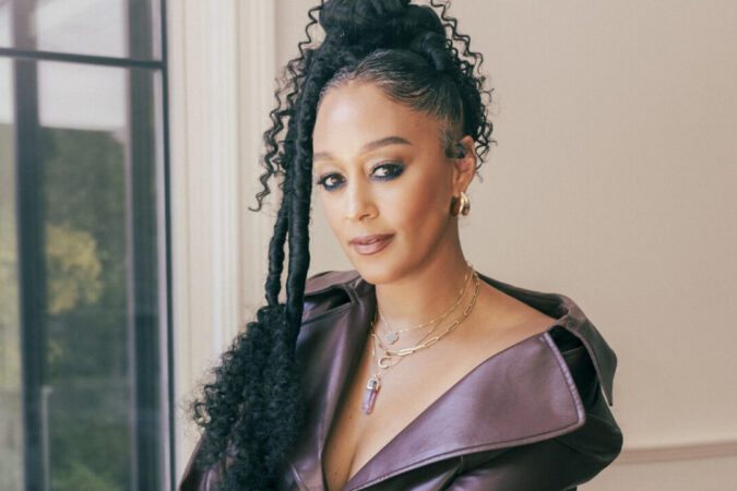 Tia Mowry Set to Star & Executive Produce in Lifetime's "A Very Merry Beauty Salon"