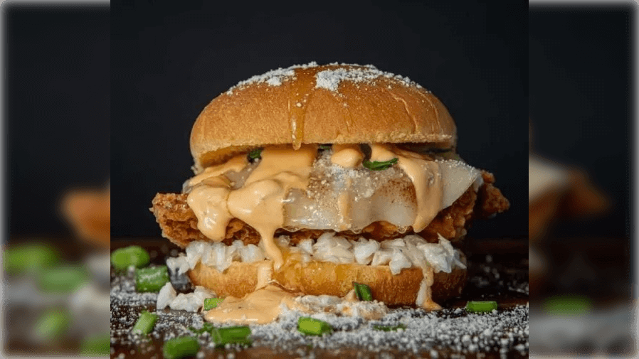 Randy Moss Set To Open Crisppi’s Chicken In Downtown Miami