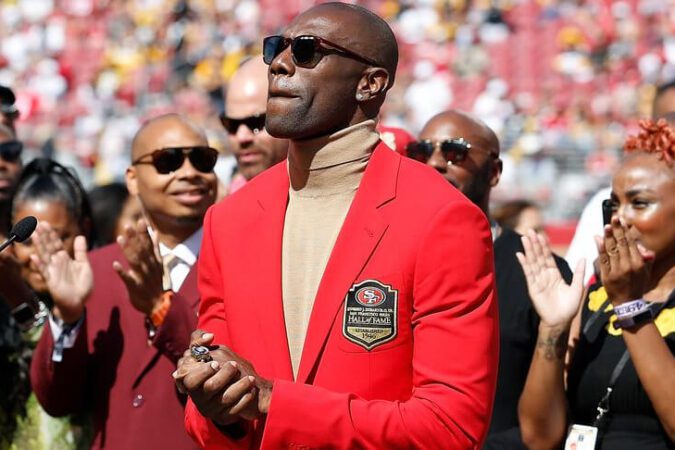 Terrell Owens Signs With Talent Agency Owned By Michael Strahan