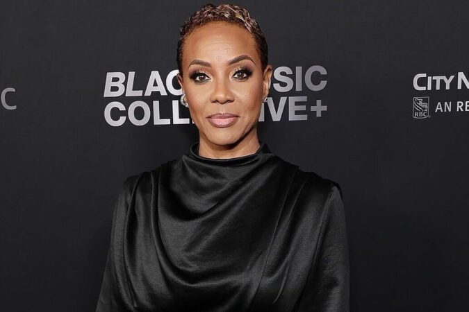 MC Lyte Informs Bowie State Graduates To 'Keep On, Keepin On' At School's Winter Graduation