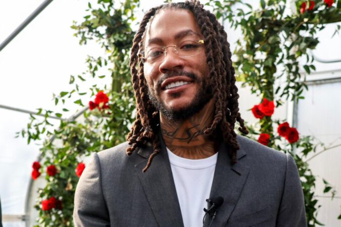 Chicago Bulls Honor Hometown Hero Derrick Rose