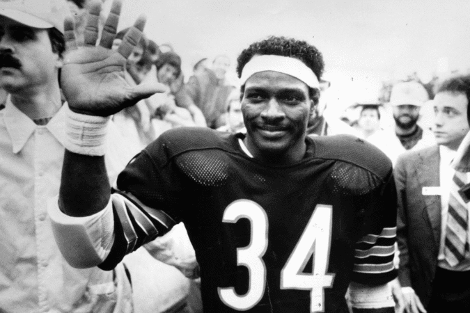 Walter Payton Posthumously Awarded Golden Diploma From Jackson State University