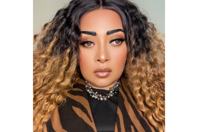 Kisses in the Dark · Queen Diva